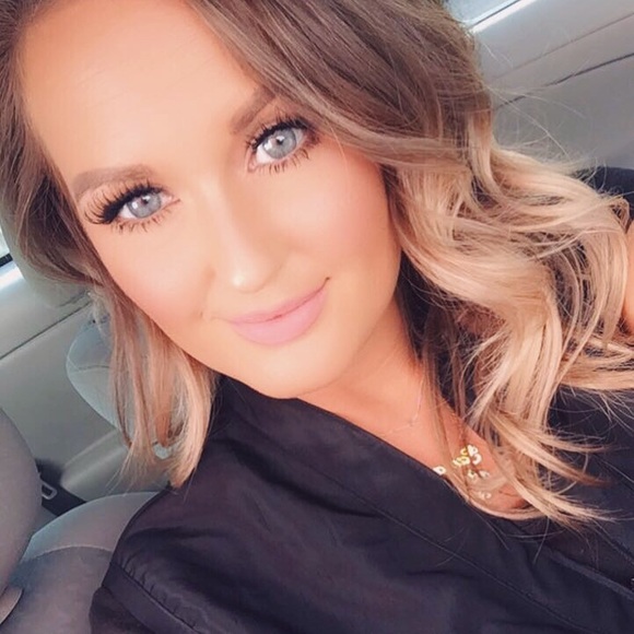 Meet your Posher, Samantha🎀💗 - Picture 3 of 4